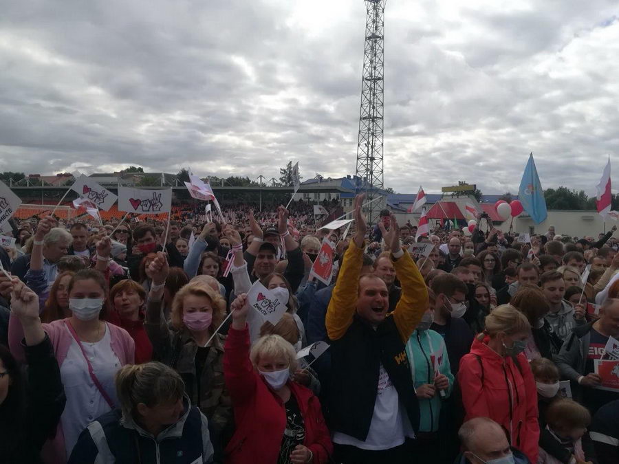 В Молодечно Тихановская обратилась к пенсионерам, госслужащим и милиции