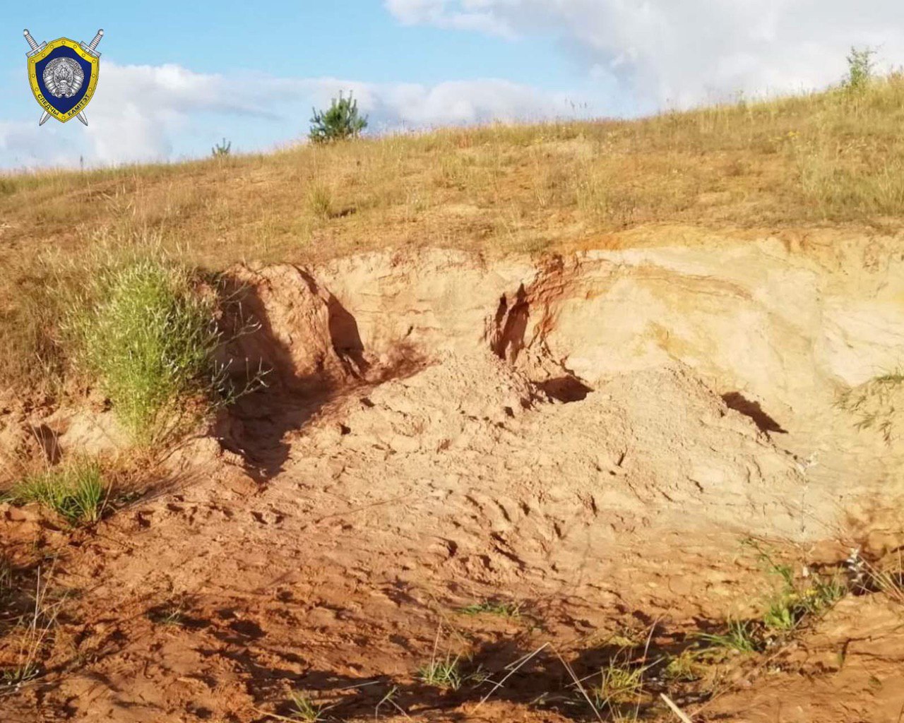 Двух мальчиков насмерть засыпало песком в Ошмянском районе