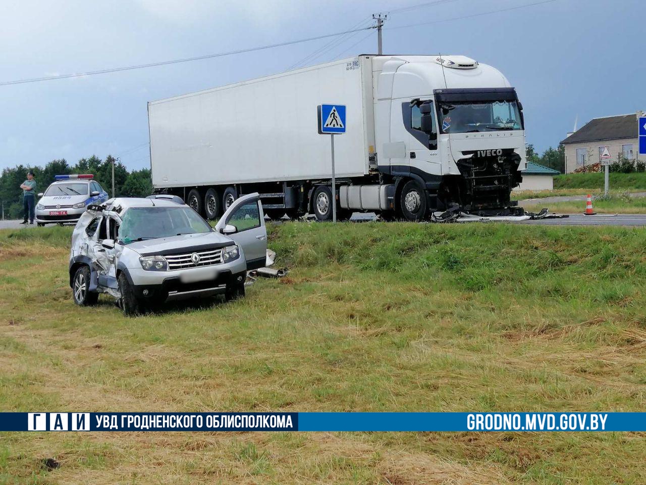 Женщина погибла в ДТП легковушки и фуры под Новогрудком