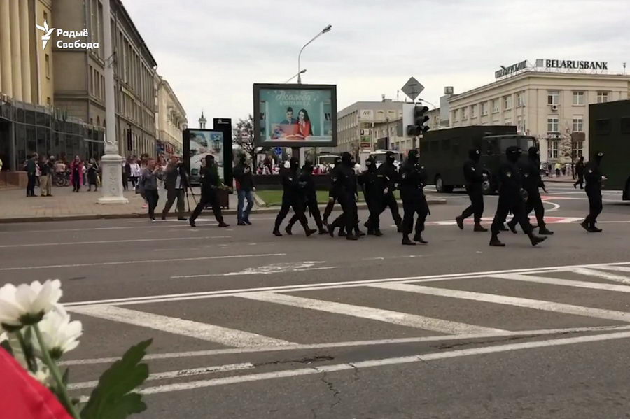 В Минске прошел женский марш солидарности (онлайн)