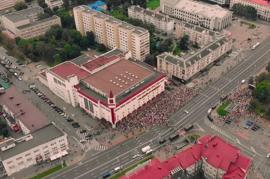 В Минске прошел женский марш солидарности (онлайн)