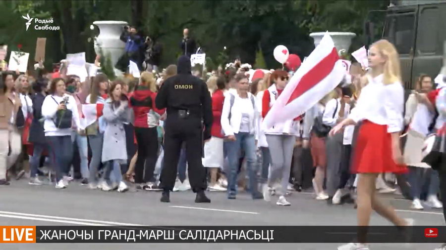 В Минске прошел женский марш солидарности (онлайн)