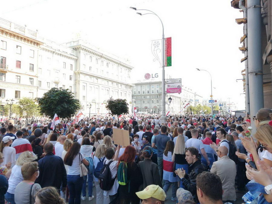 В Минске прошла очередная воскресная акция протеста (онлайн)