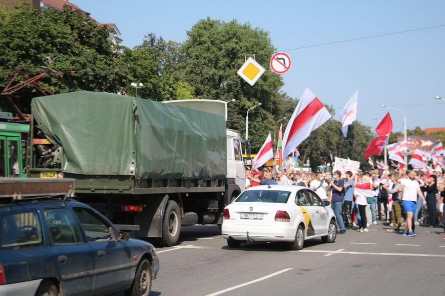 В Минске прошла очередная воскресная акция протеста (онлайн)