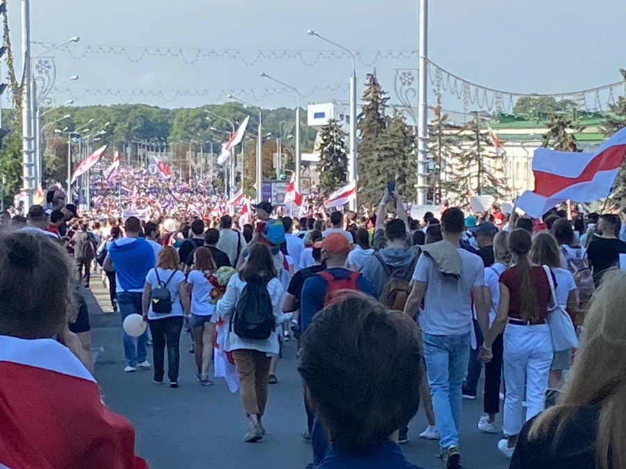 В Минске прошла очередная воскресная акция протеста (онлайн)