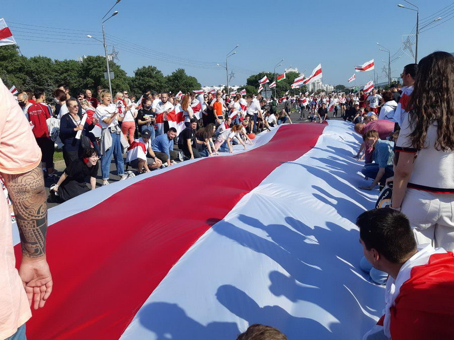 В Минске прошла очередная воскресная акция протеста (онлайн)