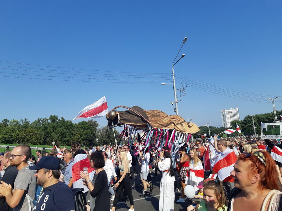 В Минске прошла очередная воскресная акция протеста (онлайн)