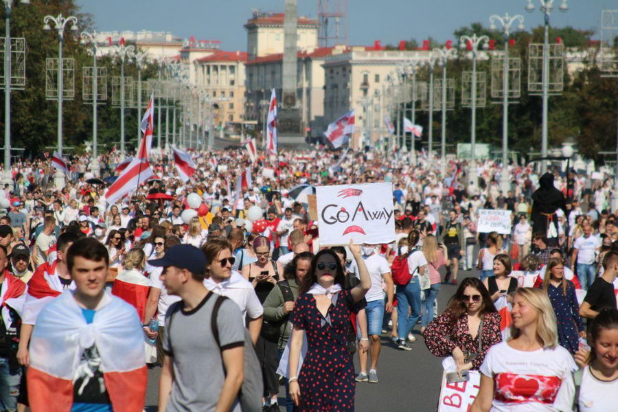 В Минске прошла очередная воскресная акция протеста (онлайн)