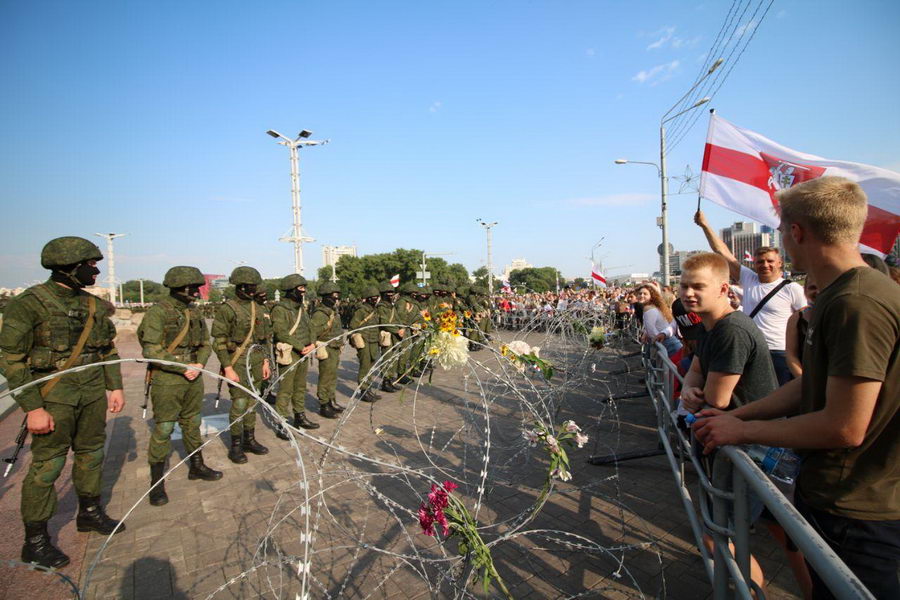 В Минске прошла очередная воскресная акция протеста (онлайн)