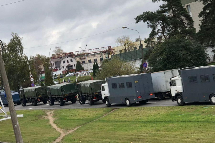 В Минск стягиваются колонны спецтехники