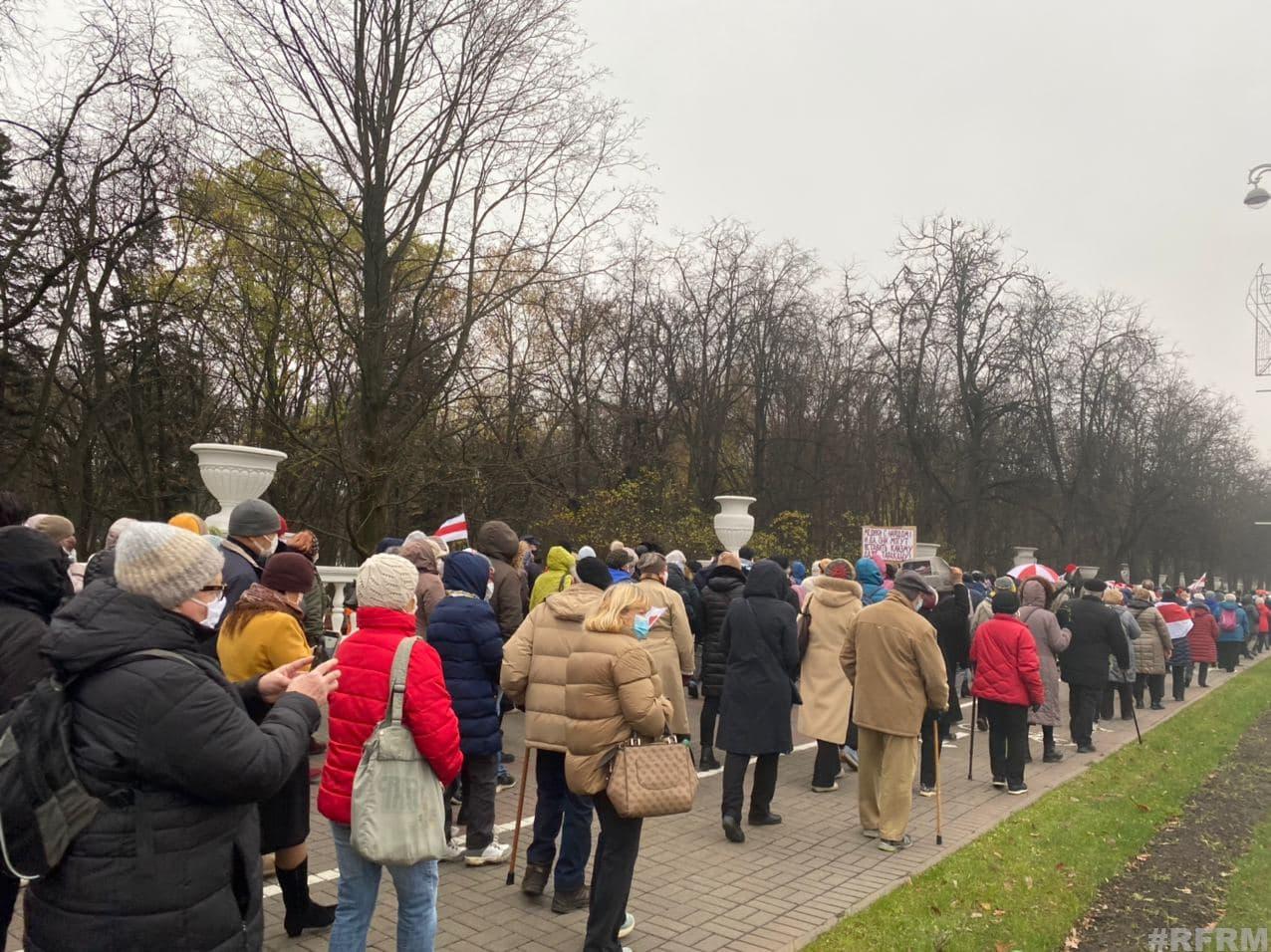 "За что убили Рому?" В Минске проходит Марш пенсионеров