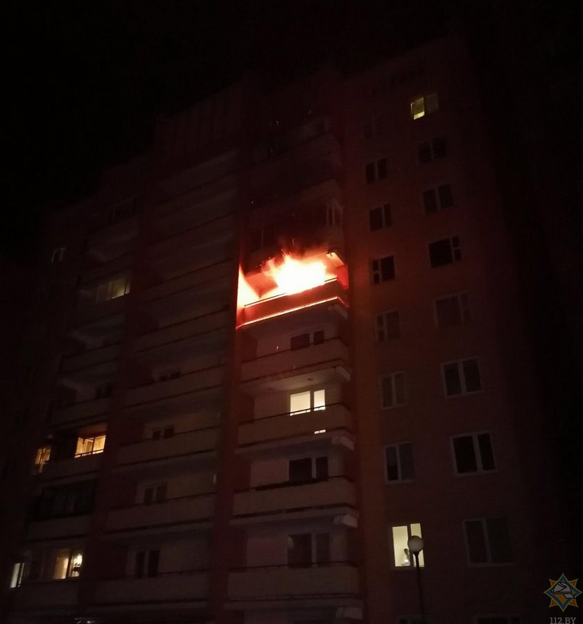 На пожаре в многоэтажке в Гродно спасен мужчина, эвакуировано 27 человек