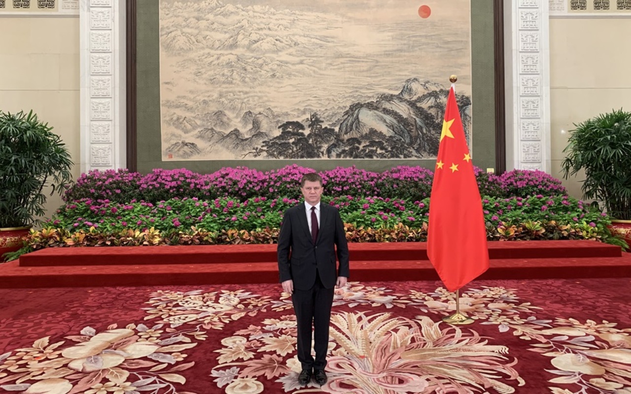Посол Беларуси в Китае вручил верительные грамоты Си Цзиньпину