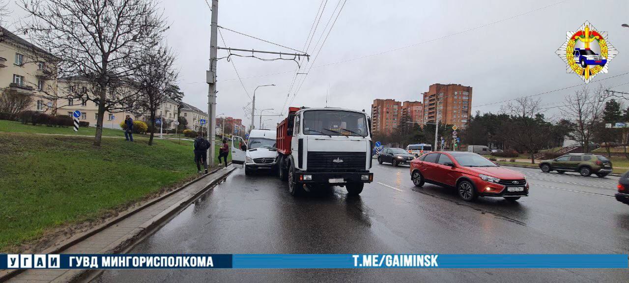 Две пассажирки пострадали в ДТП с маршруткой на Партизанском проспекте