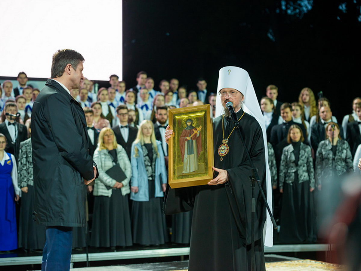 Митрополит Вениамин провел молебен в БГУ