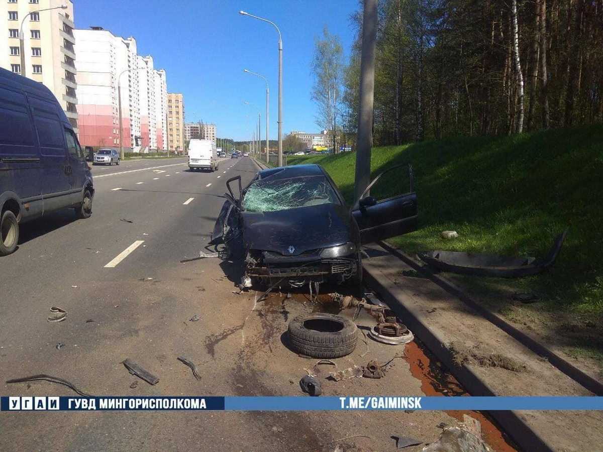 В Минске водитель с 3,01 промилле врезался в столб