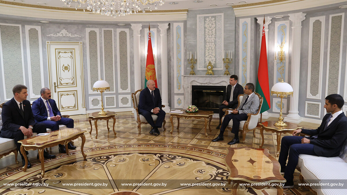 Лукашенко обсудил с арабским бизнесменом диктатуру, демократию и инвестиции