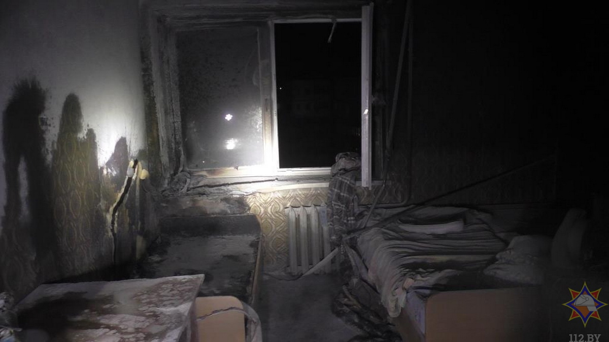 На пожаре общежития МГУ эвакуировали 300 человек