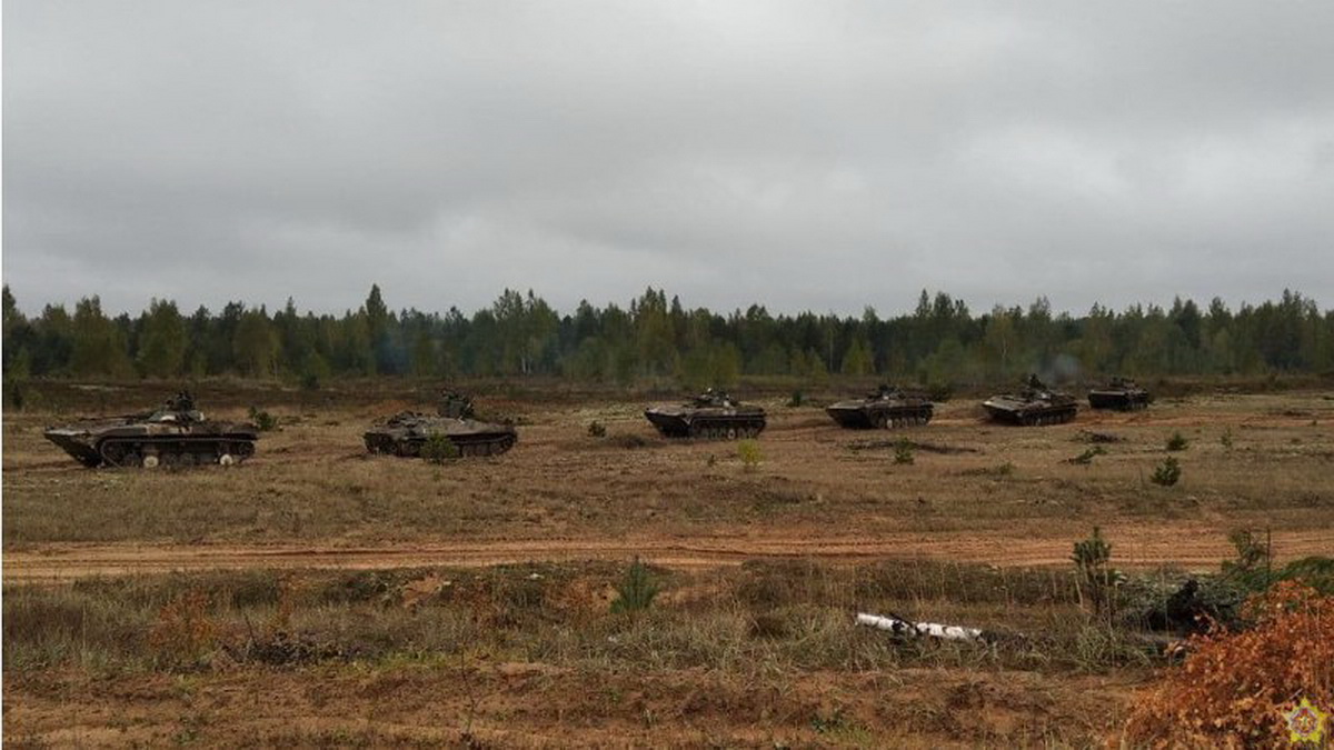 Условного противника уничтожили на полигоне "Лепельский"