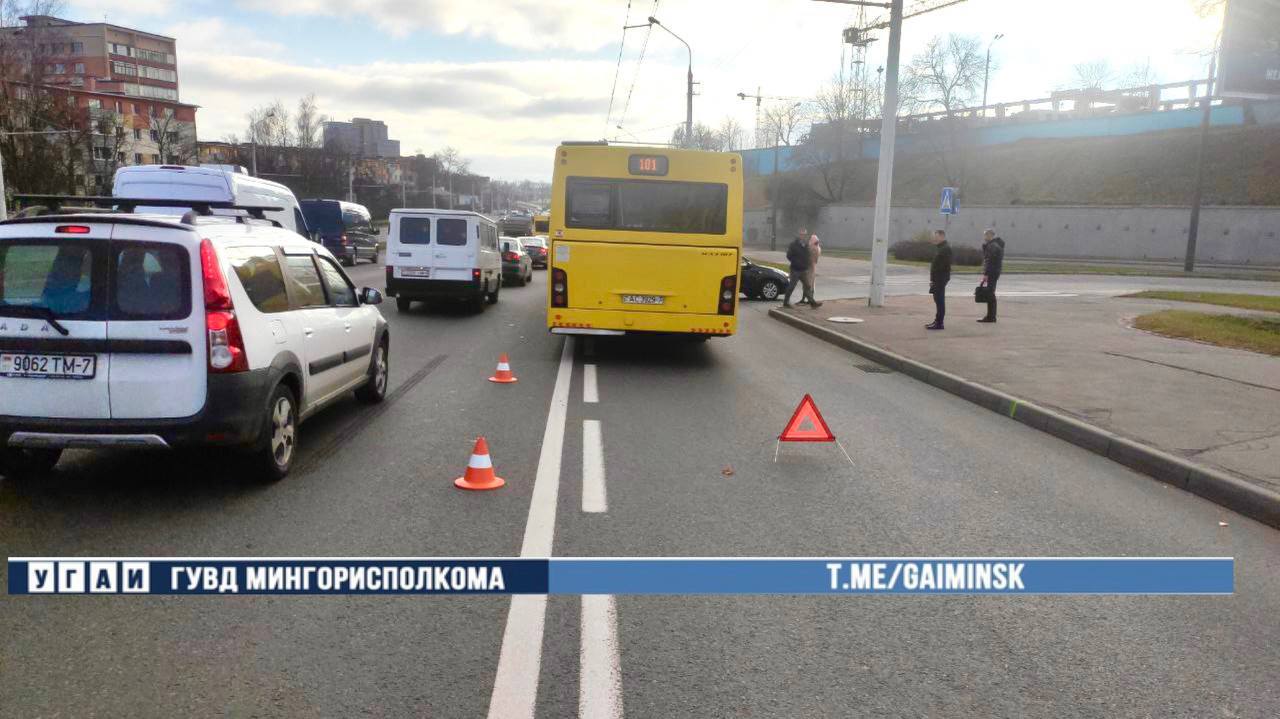 В Минске столкнулись автобус и Kia