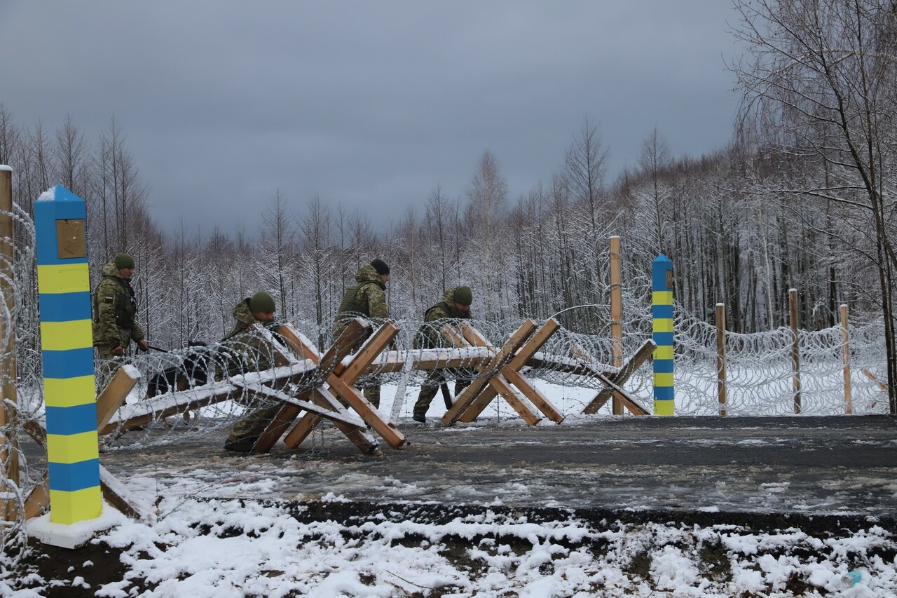 Украинские пограничники учатся противостоять мигрантам – фотофакт