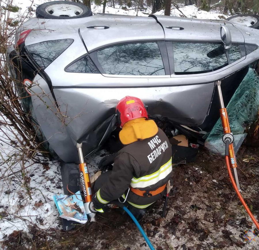 Спасатели деблокировали пассажира легковушки под Гродно