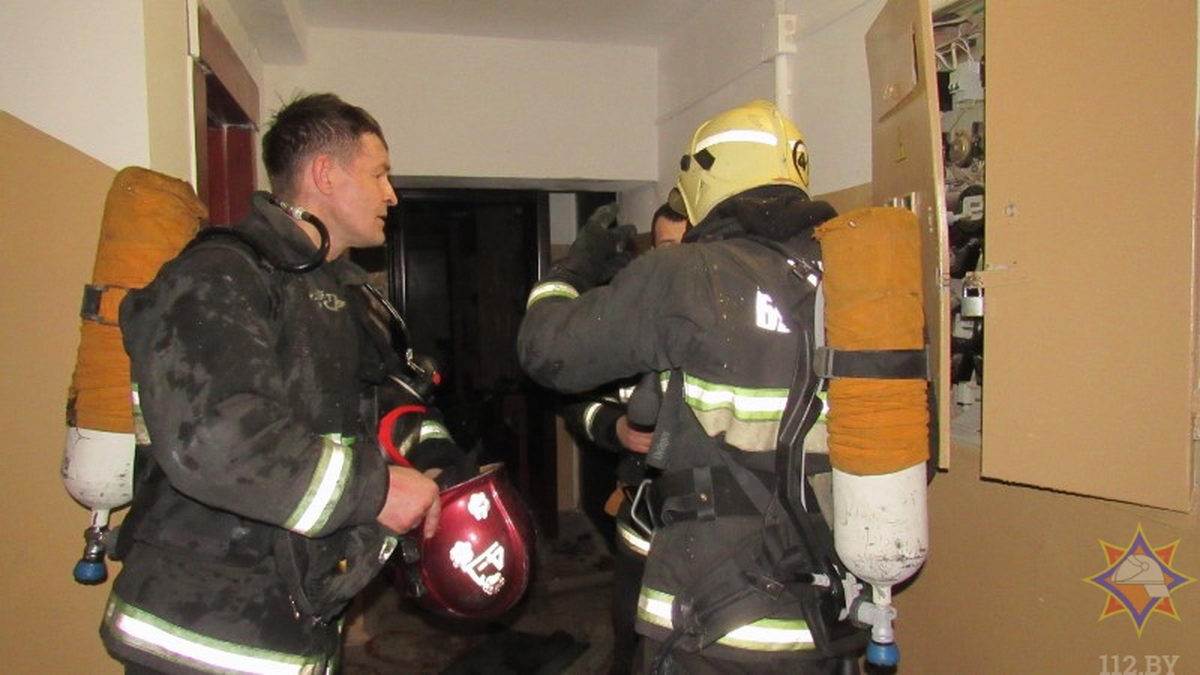 На пожаре в Полоцке спасли двух человек и троих эвакуировали
