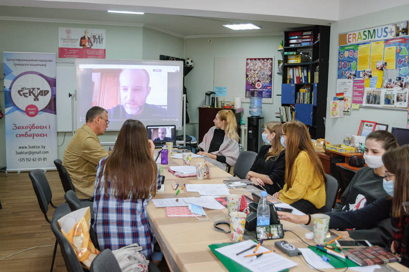 «Казалі: «Вас пасадзяць, рабіце за мяжой!». А мы бралі і рабілі ў Беларусі». Центры городской жизни и их зачистка