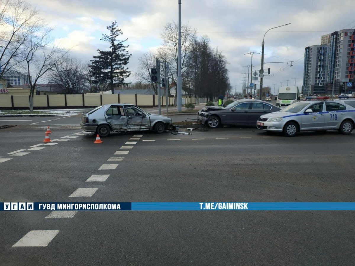 Пассажир легковушки пострадала в ДТП в Минске