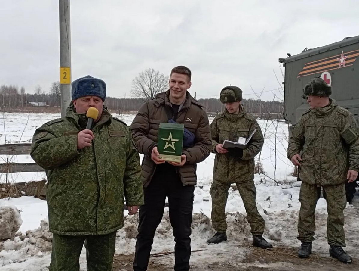 На учениях под Ельском прошла патриотическая акция для "заранее организованных групп школьников"