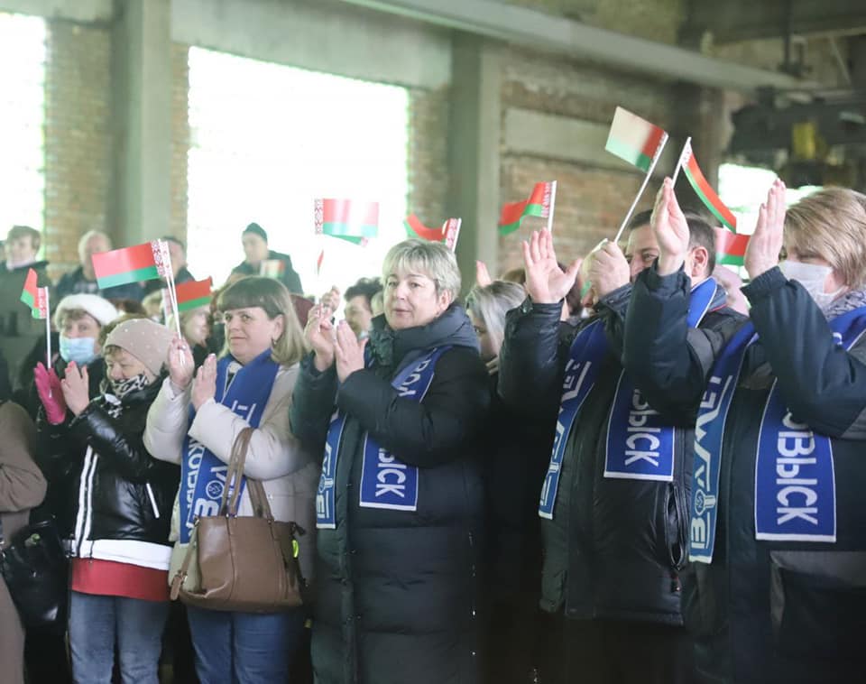 Пранк перед референдумом. Торжества с арестами решили совместить