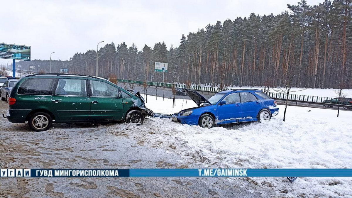 В Минске Subaru вынесло на встречку, погиб пассажир