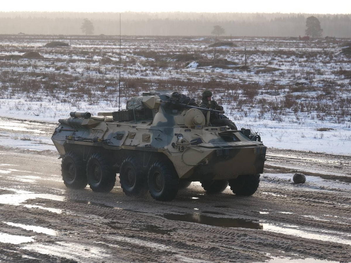 Под Барановичами разыграли уничтожение незаконного вооруженного формирования