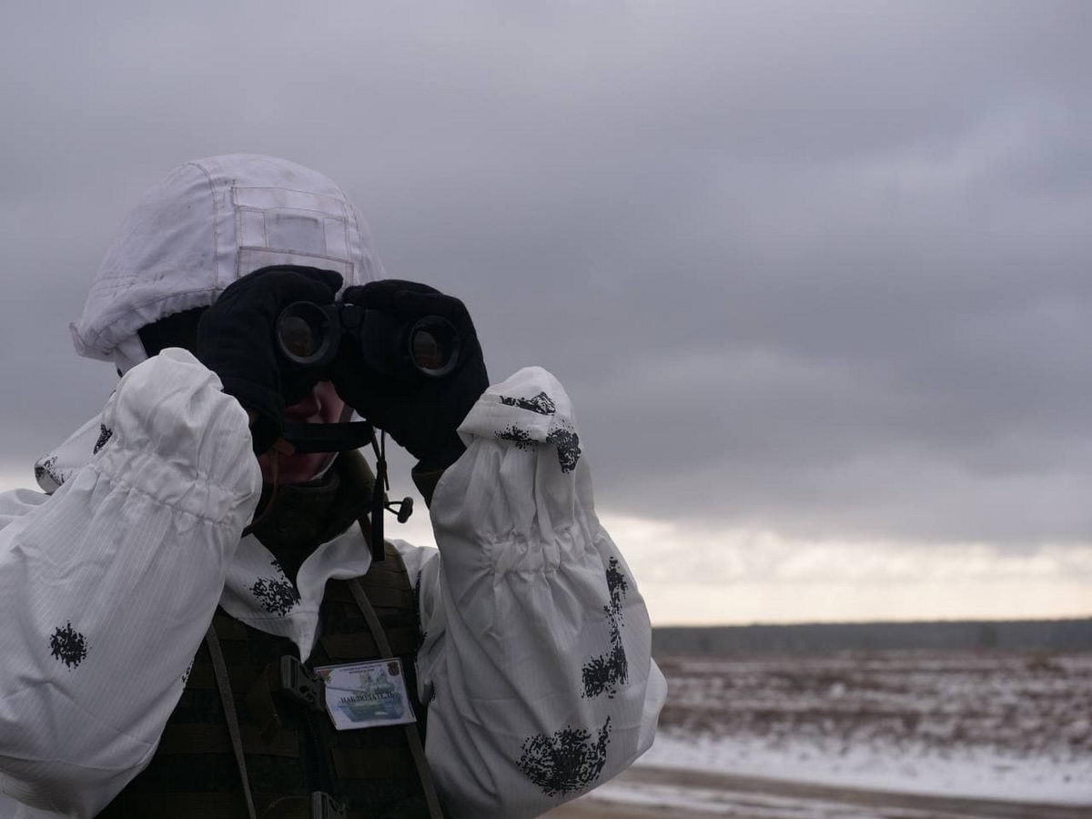 Под Барановичами разыграли уничтожение незаконного вооруженного формирования