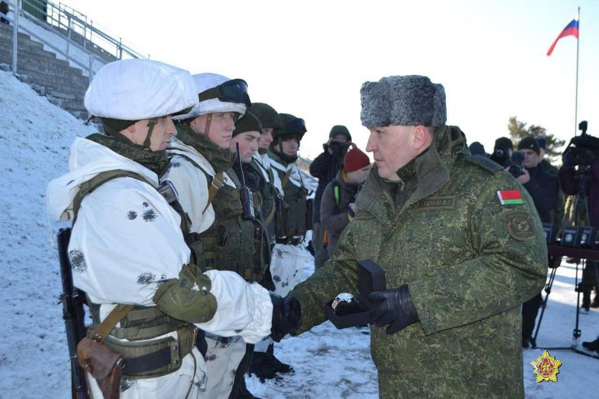 Под Гродно разыграли тактический эпизод по маневренной обороне