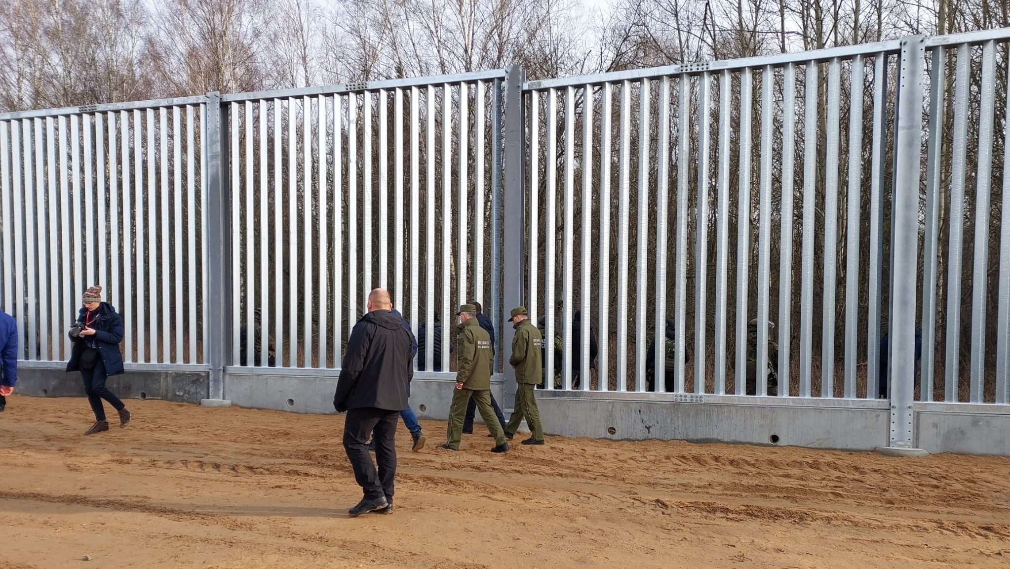 Польша показала, как выглядит забор на границе с Беларусью