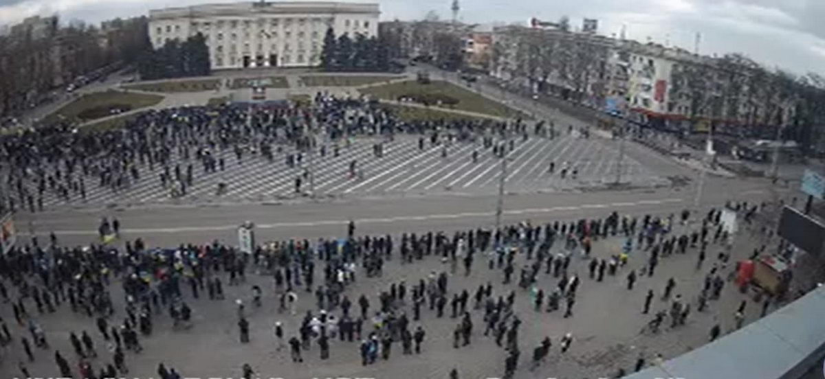 Жители Херсона вышли на антироссийский протест