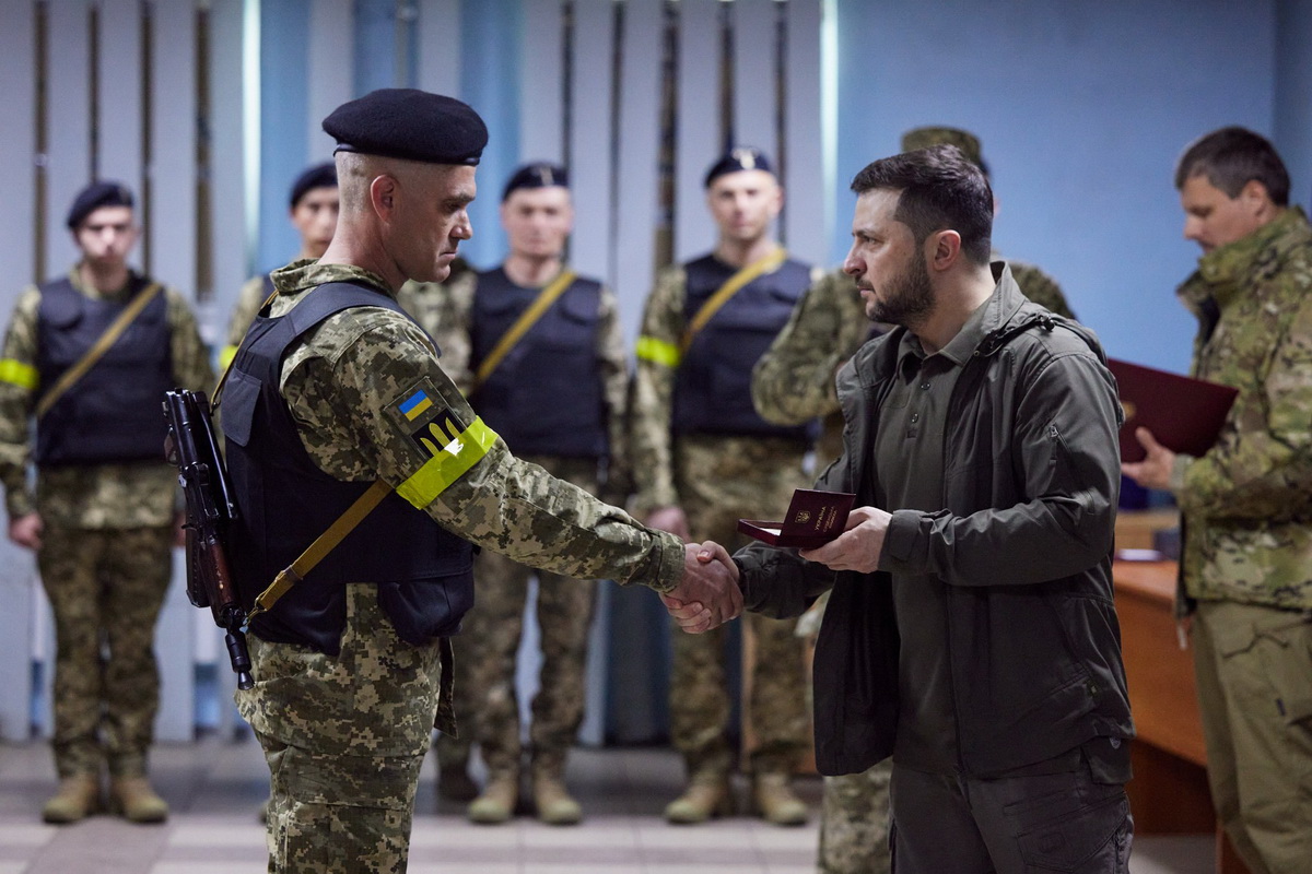 Зеленский посещает Харьковскую область