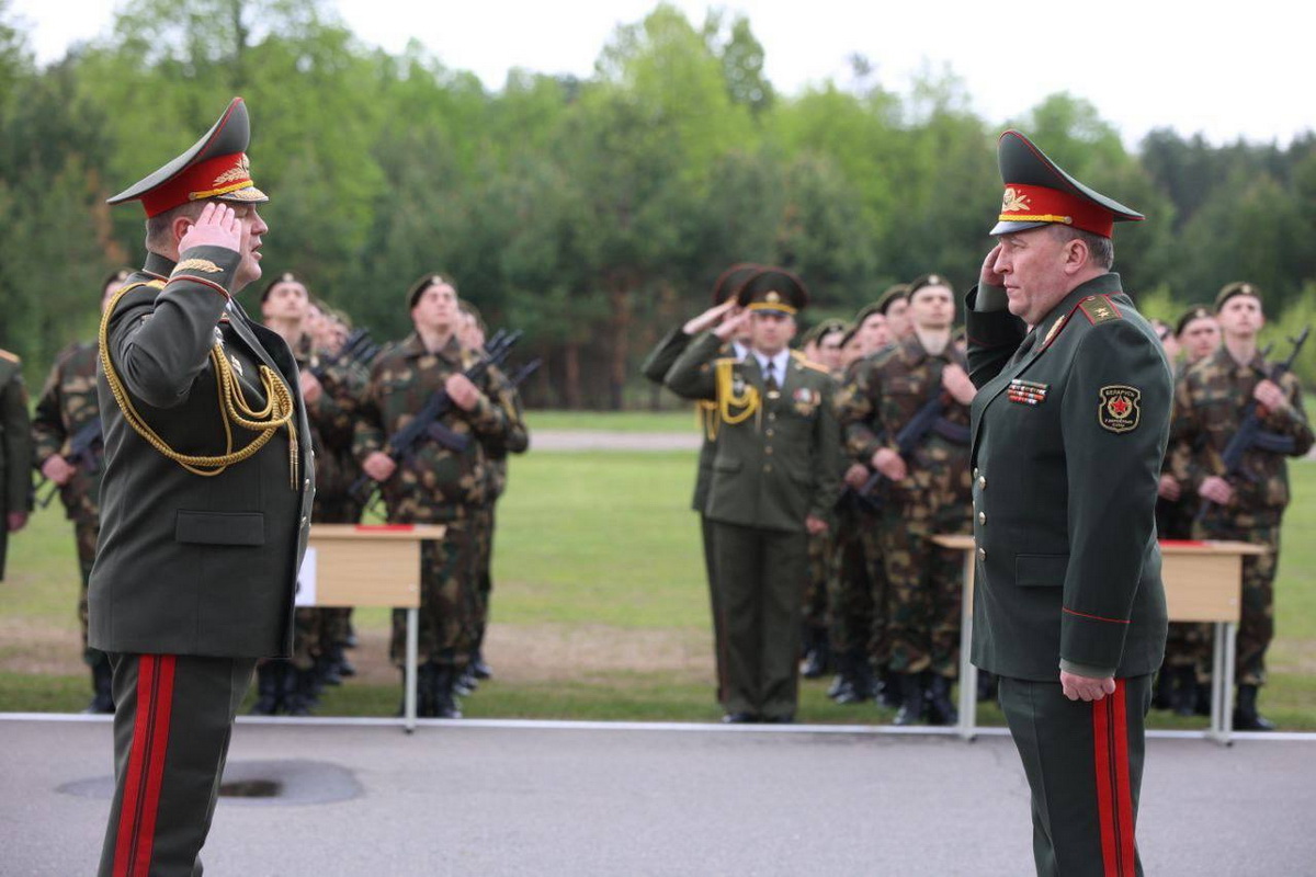 Более 3 тысяч беларусских новобранцев принимают военную присягу