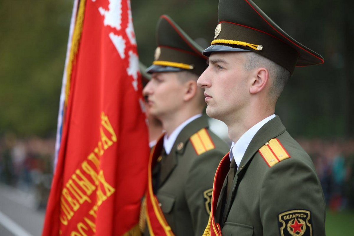 Более 3 тысяч беларусских новобранцев принимают военную присягу