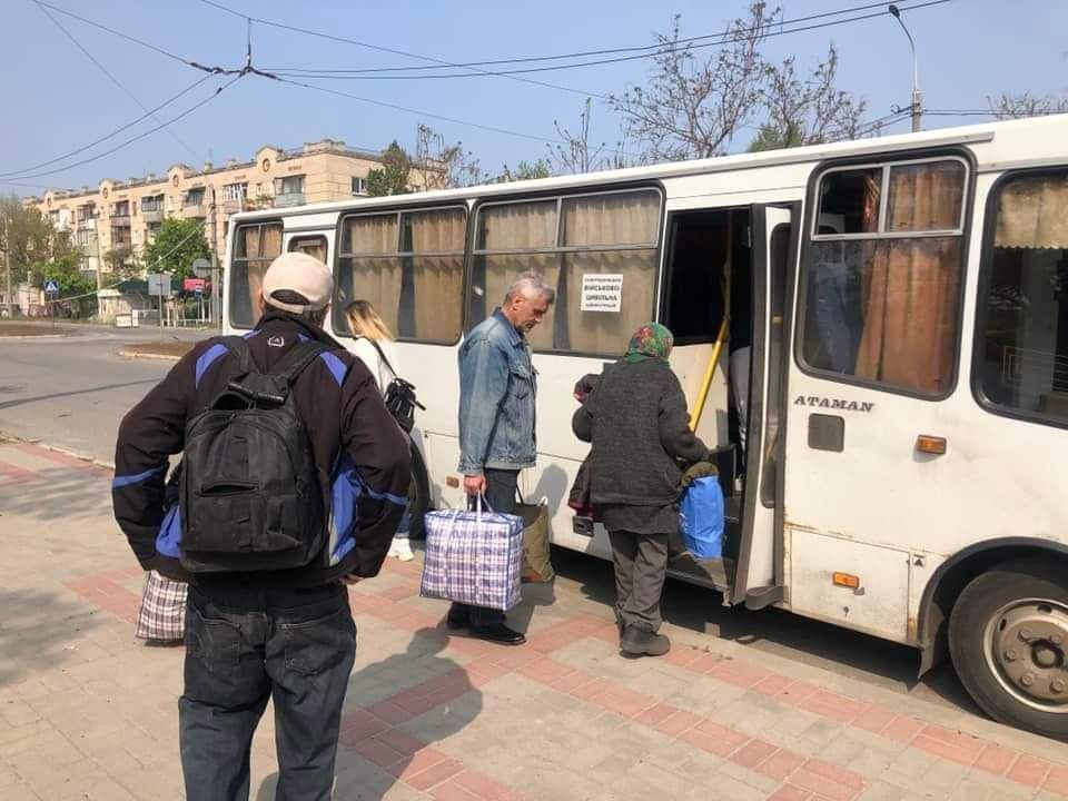 Колонну мариупольцев пропустили в сторону Запорожья