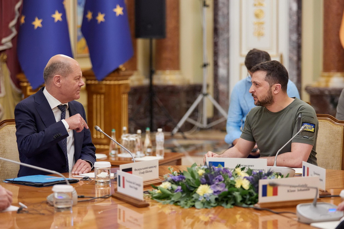 Зеленский встретился с Макроном, Шольцем, Драги и Йоханнисом - фотофакт