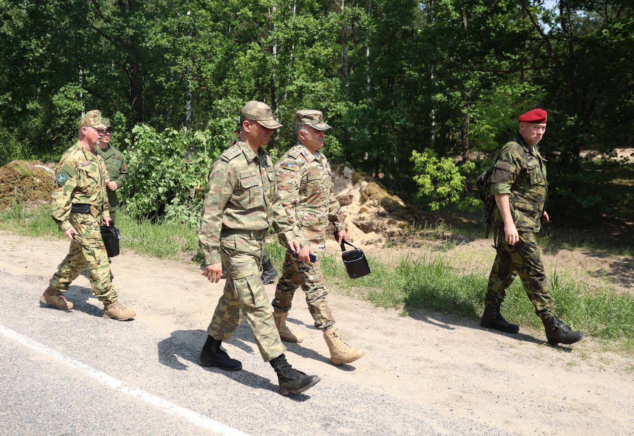 Военные атташе посещают границу в Малоритском районе