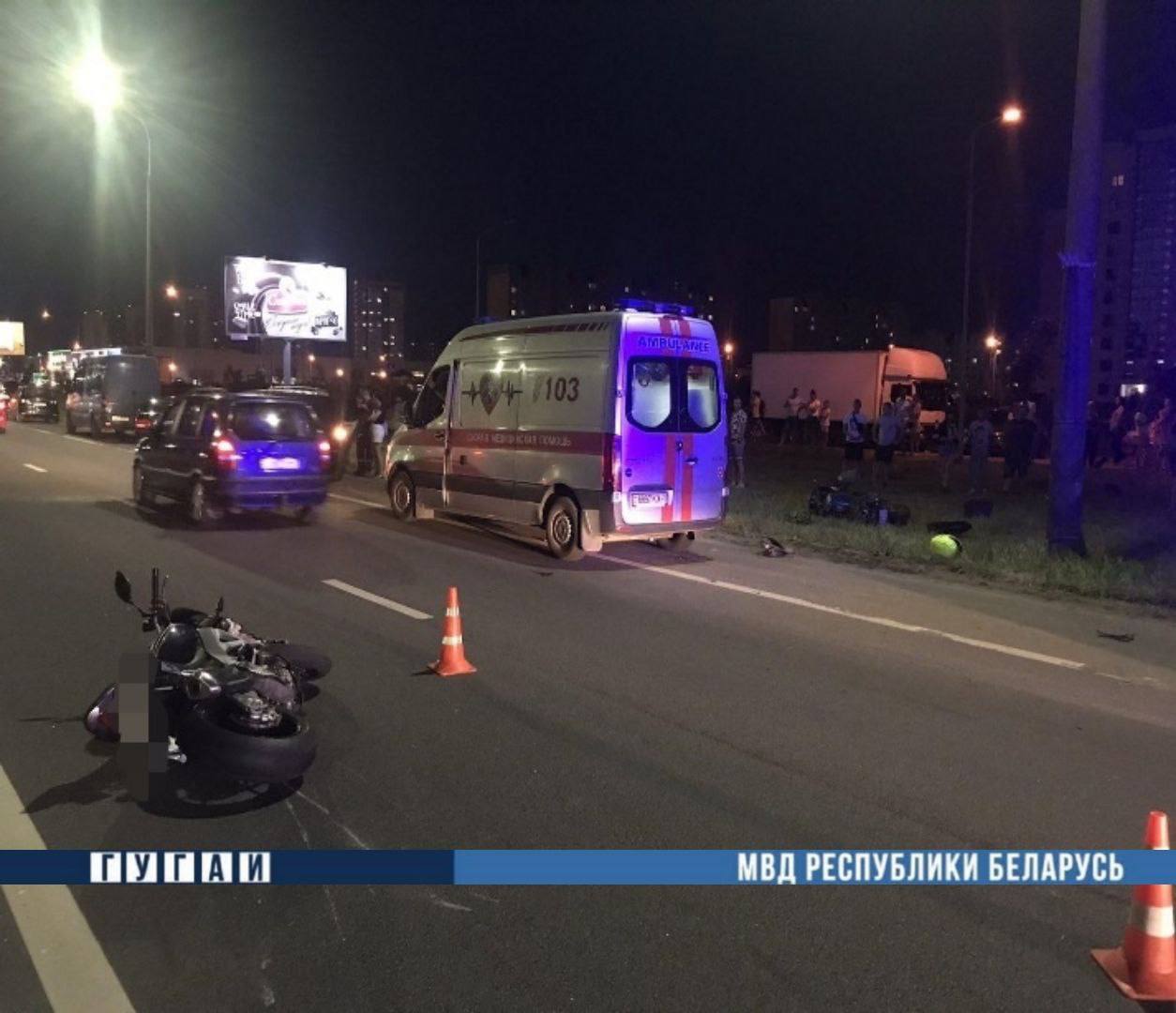 Мотоциклист в Бресте погиб, упав под попутный транспорт