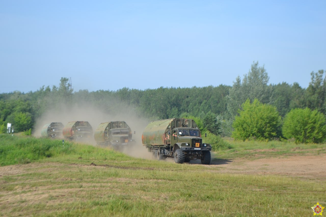 Беларусские военные форсировали Неман