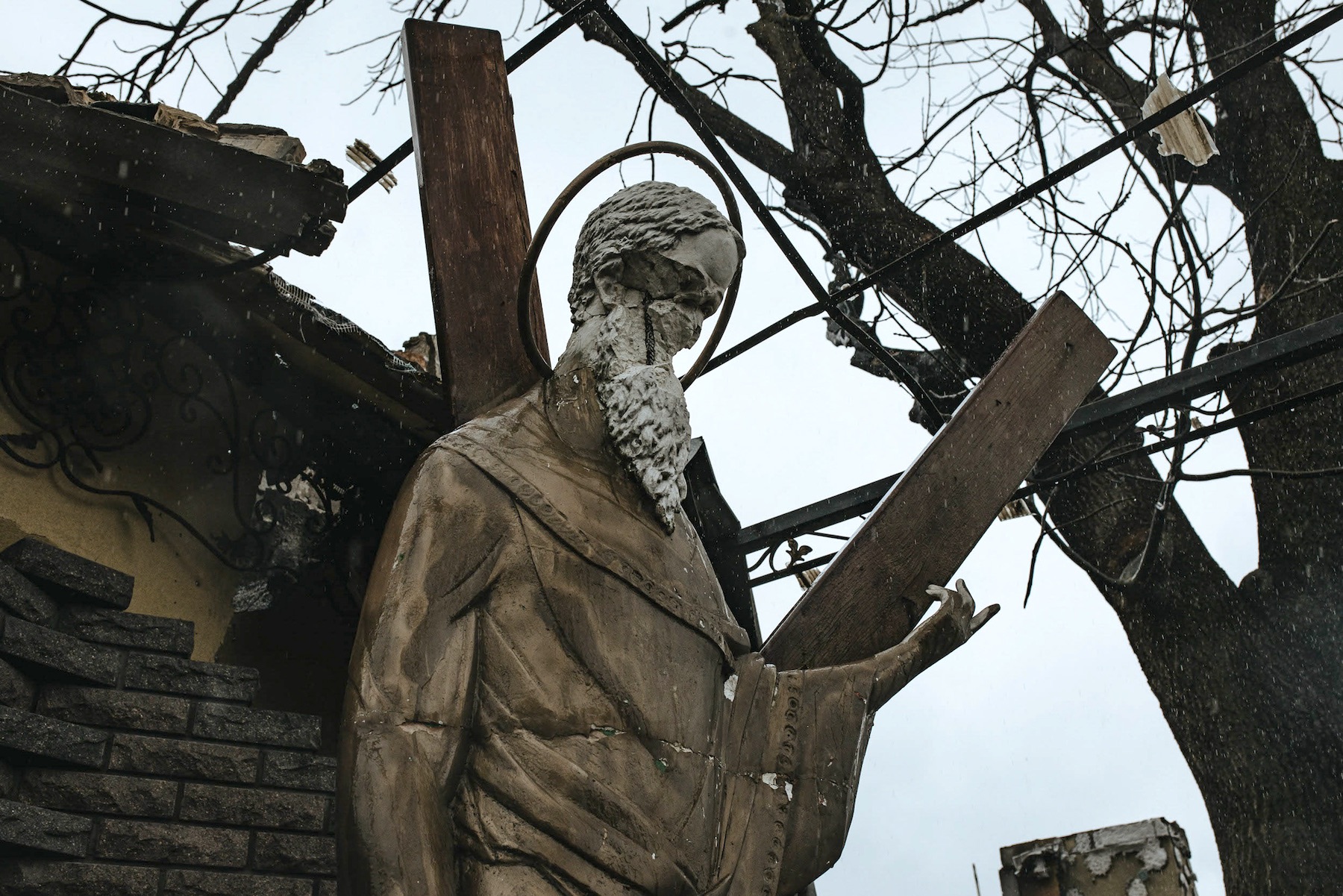 "Церковное руководство выторговало для себя рабство у государства". Прихожане БПЦ — про веру, репрессии и войну