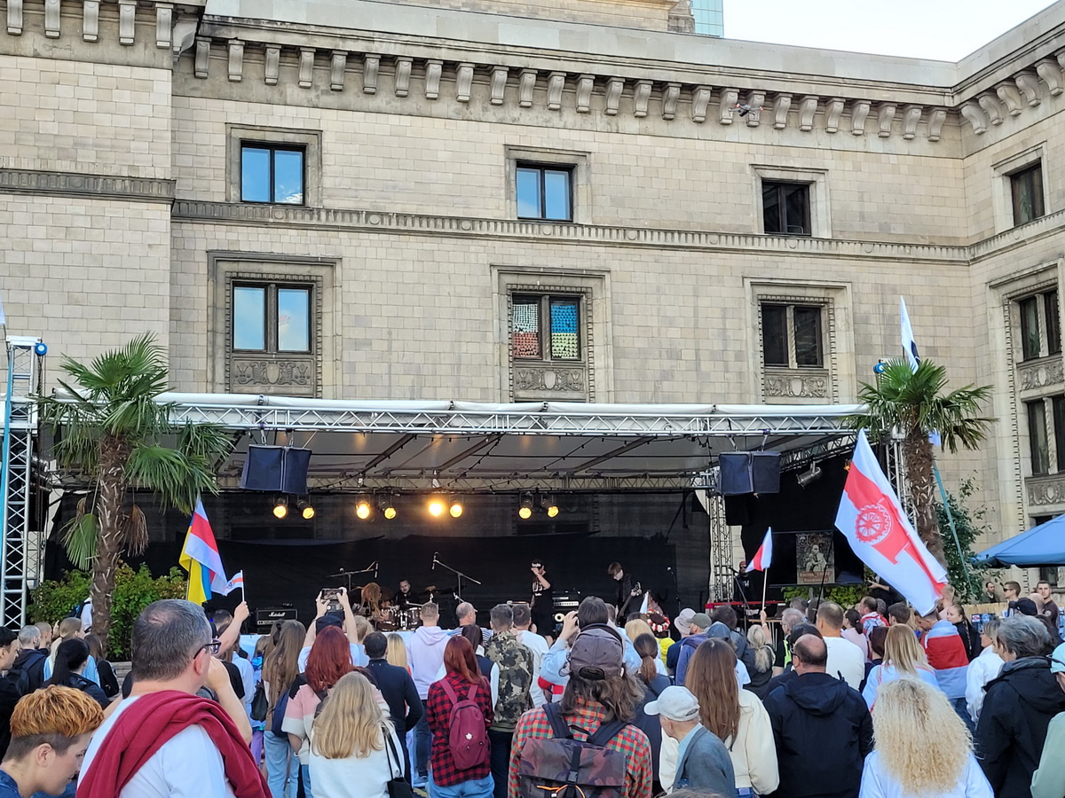 В Варшаве проходит концерт в поддержку Полка Калиновского - фотофакт