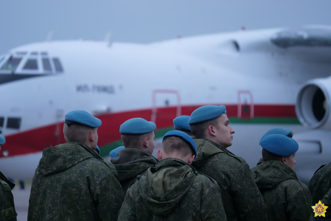 Беларусские военные улетели на учения ОДКБ в Казахстане