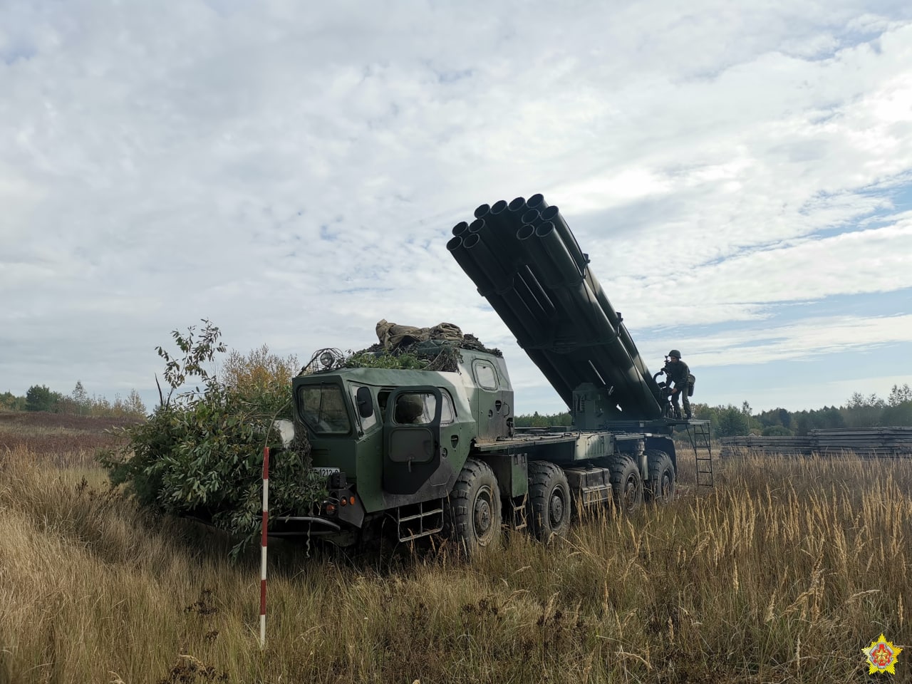 Под Осиповичами отрабатывают удары на РСЗО "Смерч"