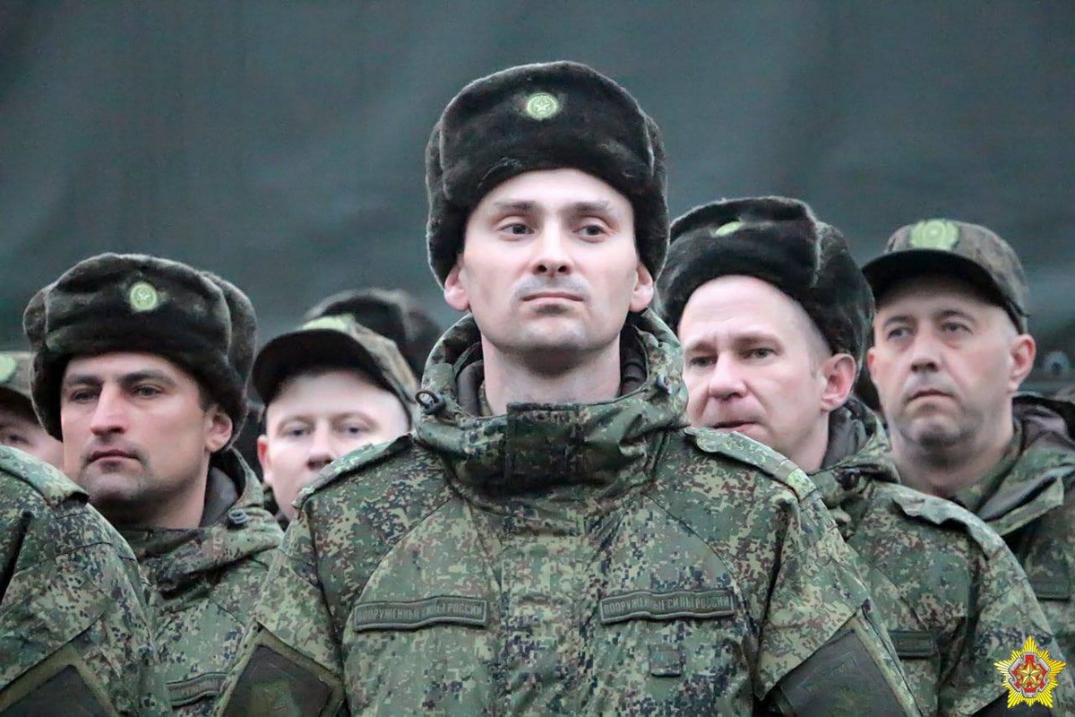 В Беларусь продолжают прибывать российские военные - фотофакт